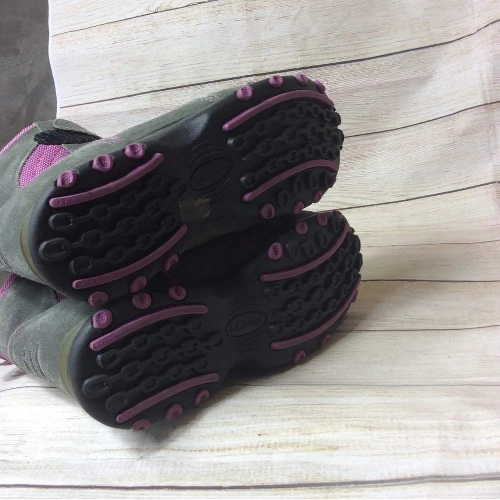 L.L. Bean, pink/gray suede leather snow boots. Kid size 5.